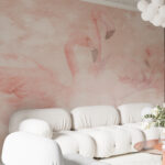 Fotobehang Groep flamingo's in de lucht