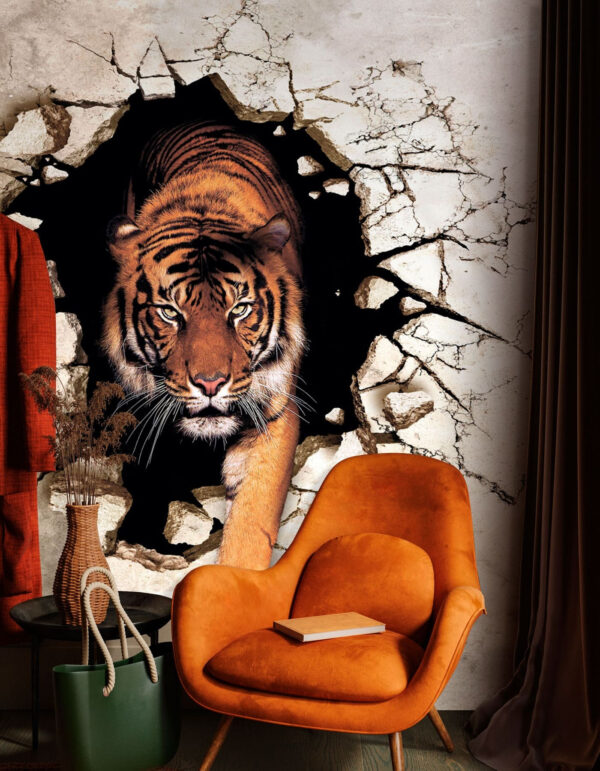 Tijger komt tevoorschijn door gebarsten muur Fotobehang Tijger komt tevoorschijn door gebarsten muur