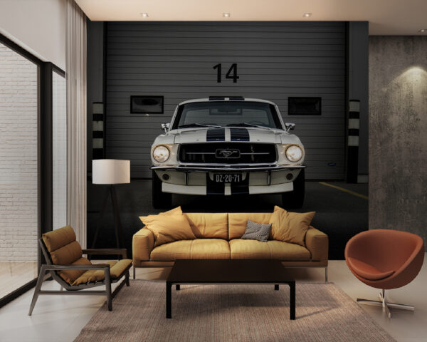 Auto geparkeerd voor een garage Fotobehang Auto geparkeerd voor een garage