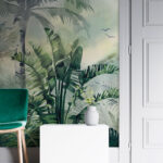 Fotobehang Weelderige jungle met mistige sfeer.