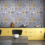 Fotobehang Patroon van blauwe en gele tegels