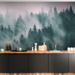 Fotobehang Mistig bos met bomen
