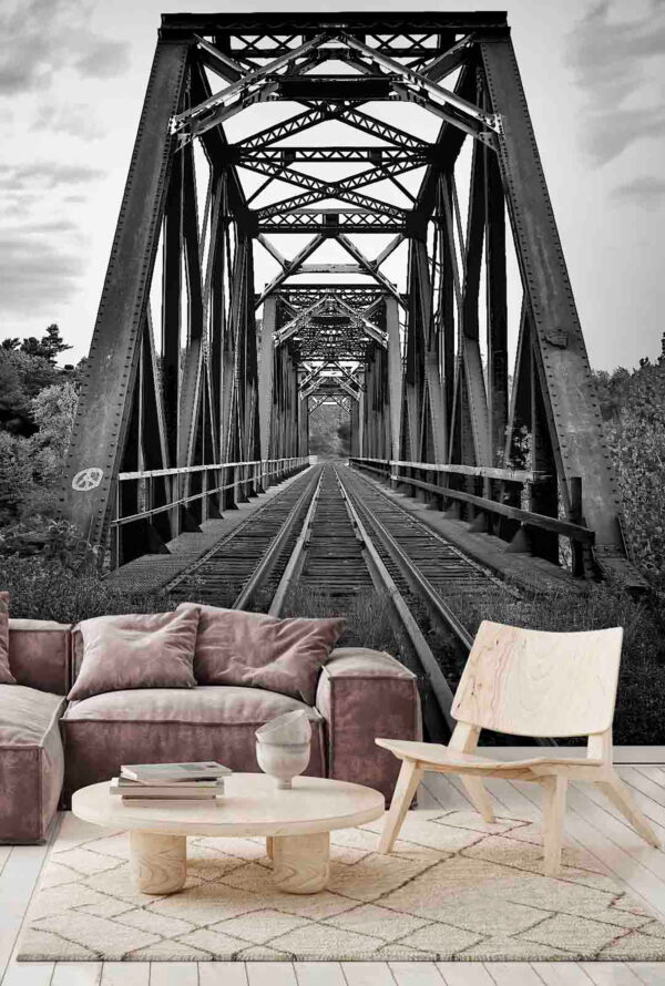 Treinrails door een brug Fotobehang Treinrails door een brug