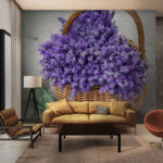 Fotobehang Mand met paarse bloemen