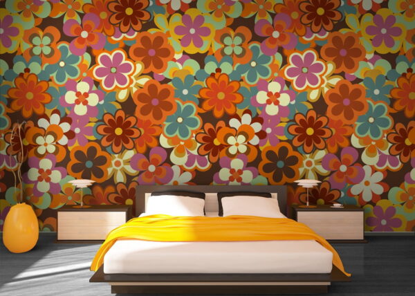 Kleurrijke bloem met geel hart Fotobehang Kleurrijke bloem met geel hart