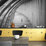 Fotobehang Persoon loopt in een tunnel