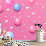 Fotobehang Roze achtergrond met witte en blauwe ballonnen en sterren