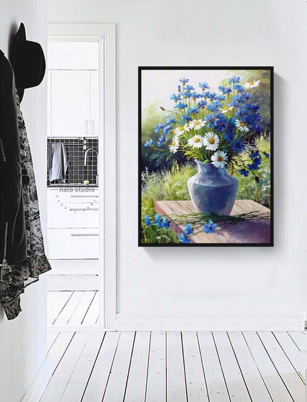 Blauwe korenbloemen met madeliefjes in vaas Canvas Schilderijen Blauwe korenbloemen met madeliefjes in vaas