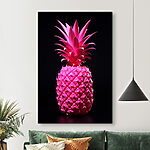 Canvas Schilderijen Levendige roze ananas op zwart.
