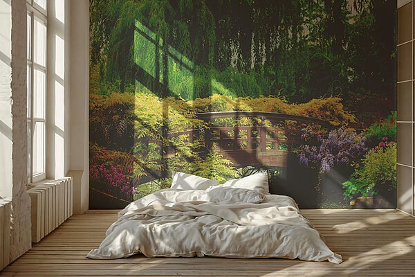 Brug over water met bomen en planten Fotobehang Brug over water met bomen en planten