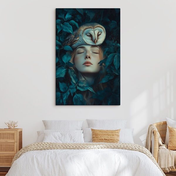 Vrouw met een uil op haar hoofd Canvas Schilderijen Vrouw met een uil op haar hoofd