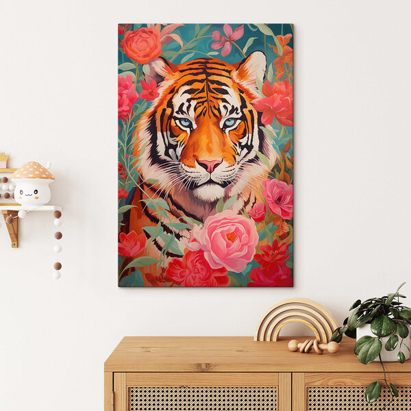 Schilderij van een tijger omringd door bloemen Canvas Schilderijen Schilderij van een tijger omringd door bloemen