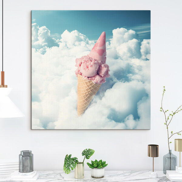 Roze ijshoorntje in de wolken Canvas Schilderijen Roze ijshoorntje in de wolken