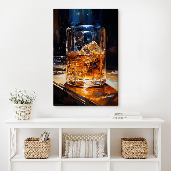 Glas amberkleurige vloeistof met ijsblokjes Canvas Schilderijen Glas amberkleurige vloeistof met ijsblokjes