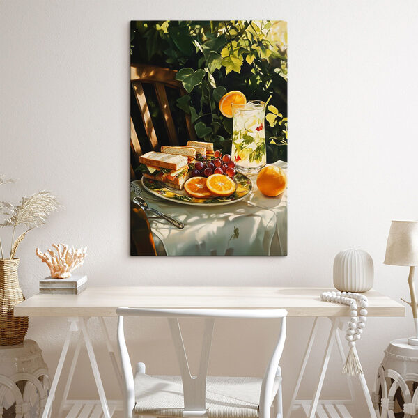 Bord met broodjes en fruit op een tafel Canvas Schilderijen Bord met broodjes en fruit op een tafel
