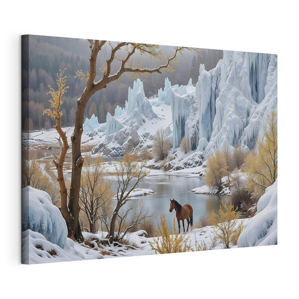 Paard in de sneeuw naast een watermassa Canvas Schilderijen Paard in de sneeuw naast een watermassa