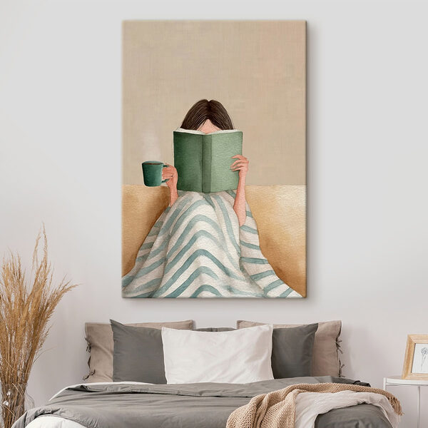 Vrouw die een boek leest en een kopje vasthoudt Canvas Schilderijen Vrouw die een boek leest en een kopje vasthoudt