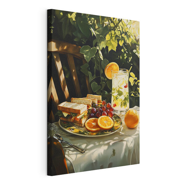 Bord met broodjes en fruit op een tafel Canvas Schilderijen Bord met broodjes en fruit op een tafel